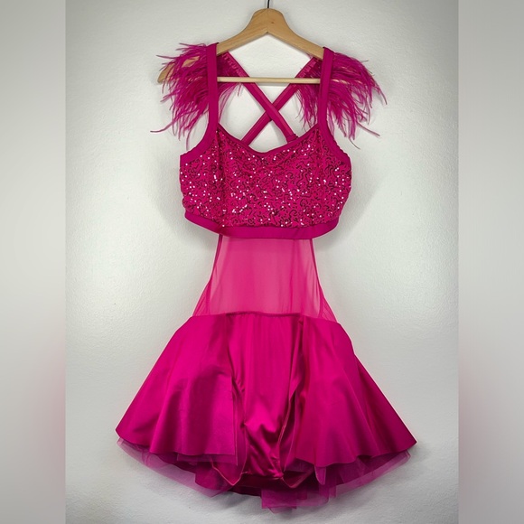 Weissman Hot Pink Feathered Shoulders Dance Leotard with mesh stomach NEW - Picture 3 of 10